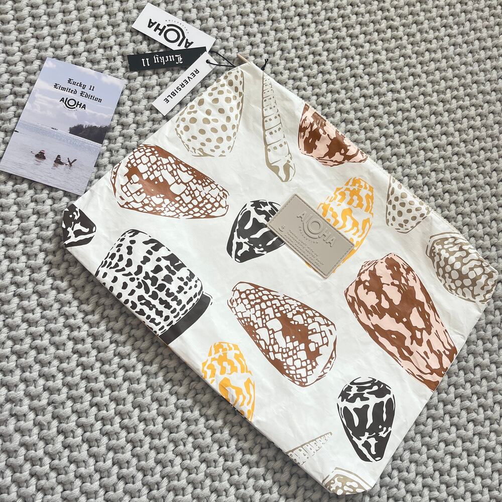 Aloha Collection• LUCKY 11 SPECIAL EDITION  BEACHED SHELL Max Pouch